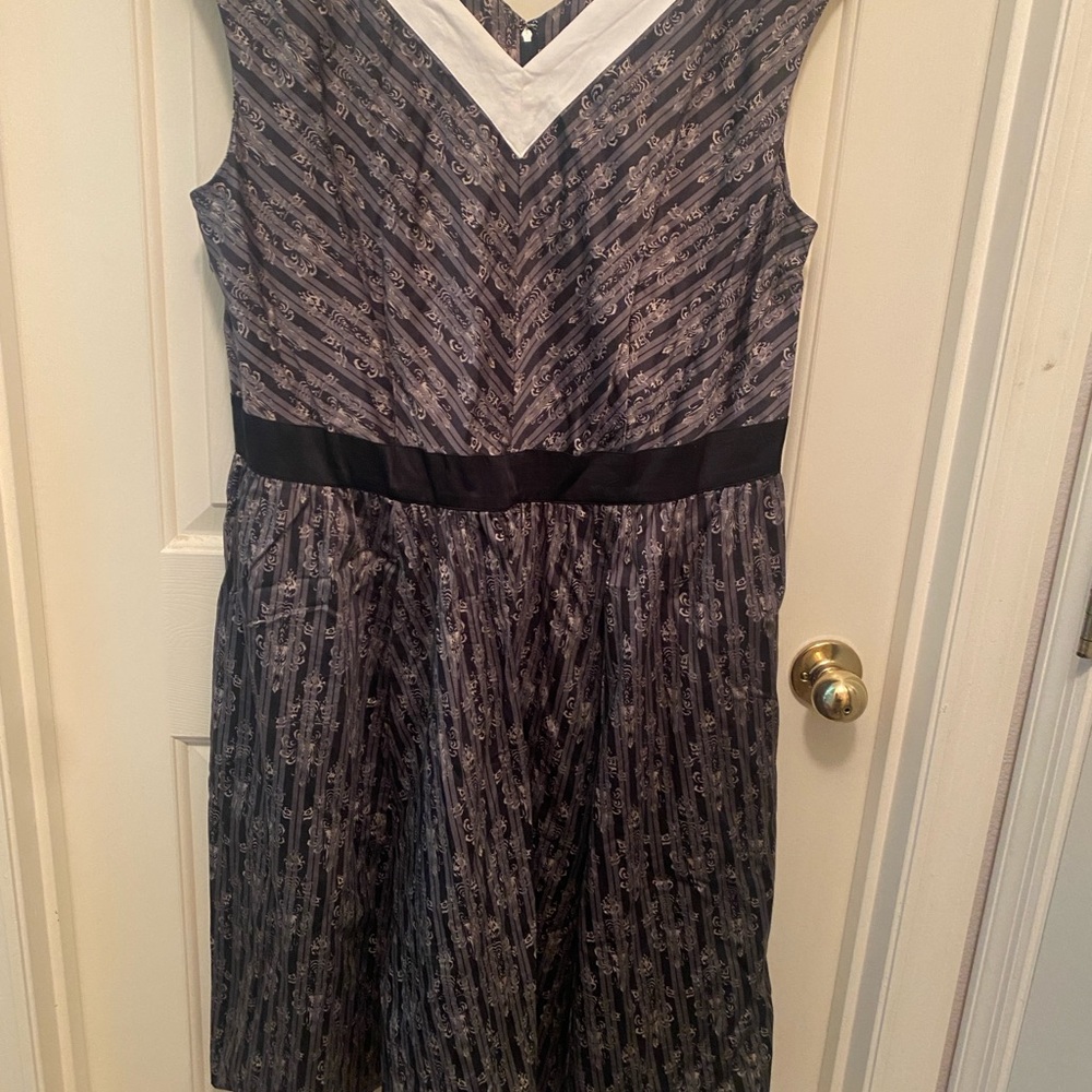EUC DISNEY Dress Shoppe Haunted Mansion Wallpaper dress